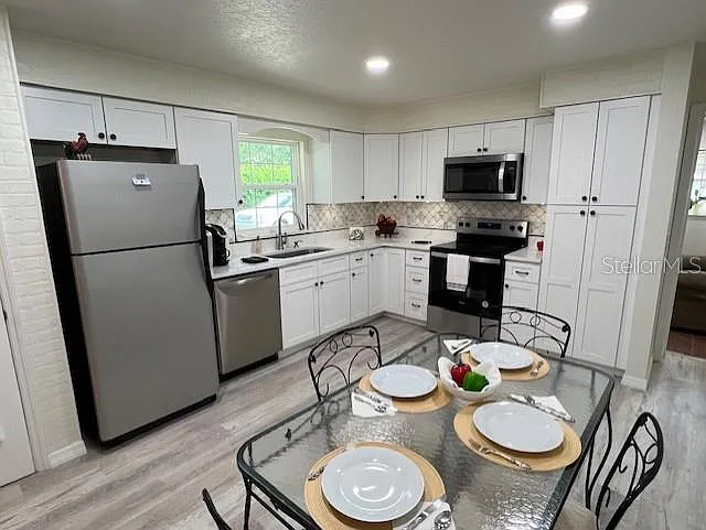 3131 Lowndes Dr — Photo 3