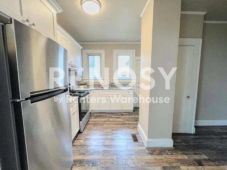 210 Hardy Ave — Photo 7