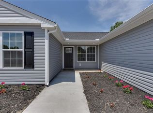 1124 Sir Lancelot Dr, Chesapeake, VA 23323