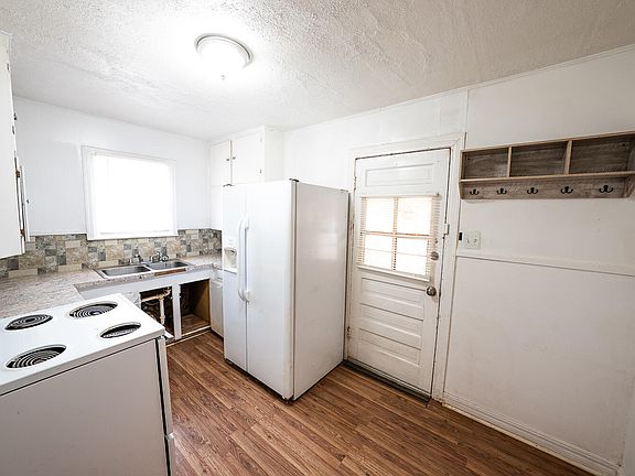3rd image of 114 Avenue V