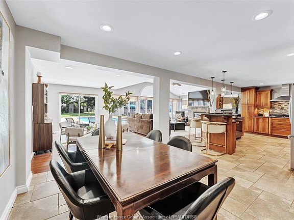 5th image of 845 Cabana Rd E
