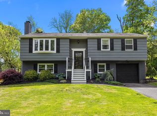 734 Skunk Hollow Rd, Chalfont, PA 18914