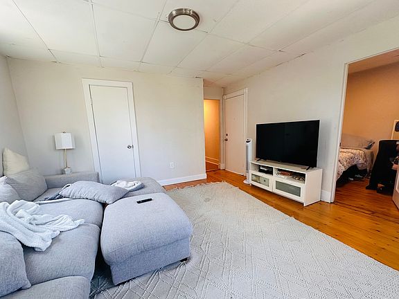 3rd image of 1572 Tremont St #3D