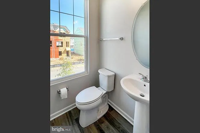 204 Anthem St — Photo 8