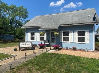 61 S 3rd St, ASHLEY, IL 62808