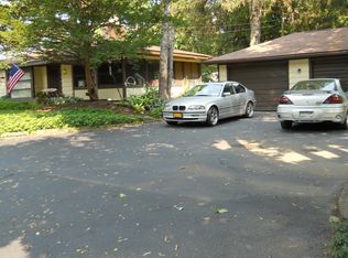 124 N Lincoln Rd, East Rochester, NY 14445