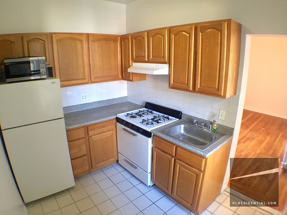 1st image of 3170 42nd St