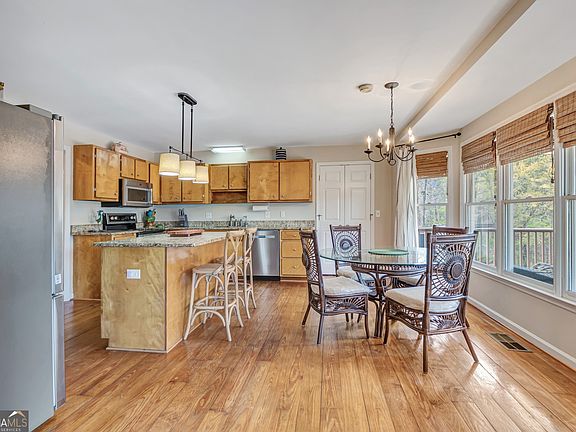 3rd image of 2372 Welcome Rd