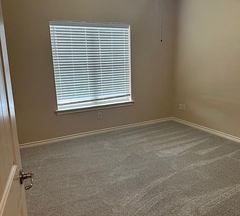 3rd image of 1445 N Hill St #104