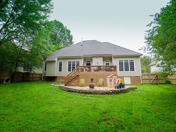 4th image of 6229 N Mayfair Cir