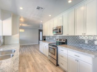 402 E Helena Dr, Phoenix, AZ 85022