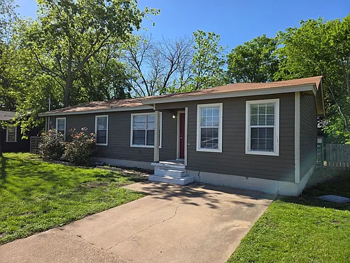 208 W Anderson Ave Photo 1