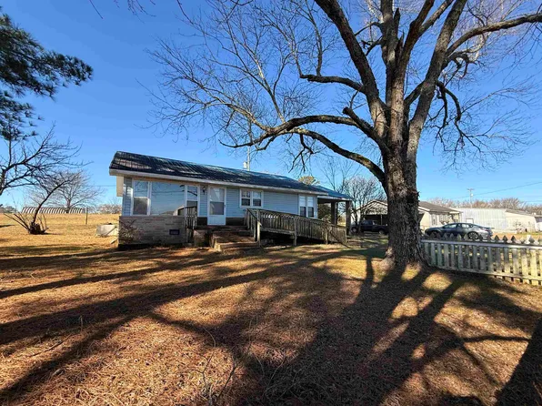 705 Emogene St, Moulton, AL 35650