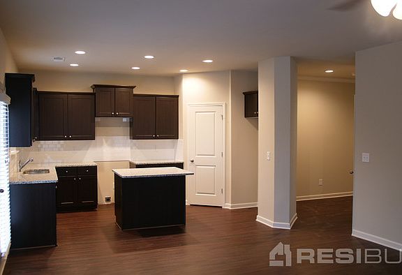 5th image of 153 Parkview Place Dr