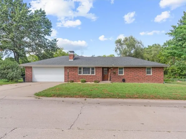 5119 Junior Dr, Saint Joseph, MO 64506