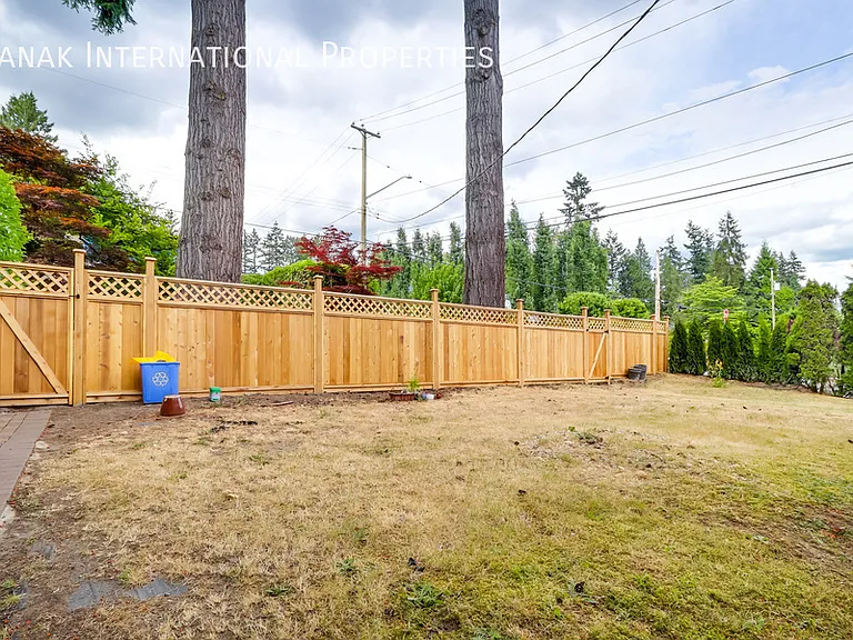 2385 Bridgman Ave — Photo 13