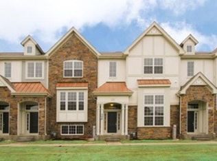 335 Saunders Cir, Carol Stream, IL 60188