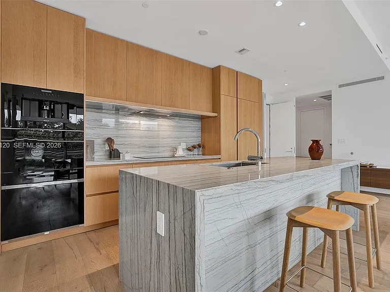 8701 Collins Ave #304 — Photo 3