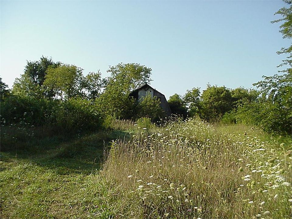 2nd image of 468 N Holmesville Rd