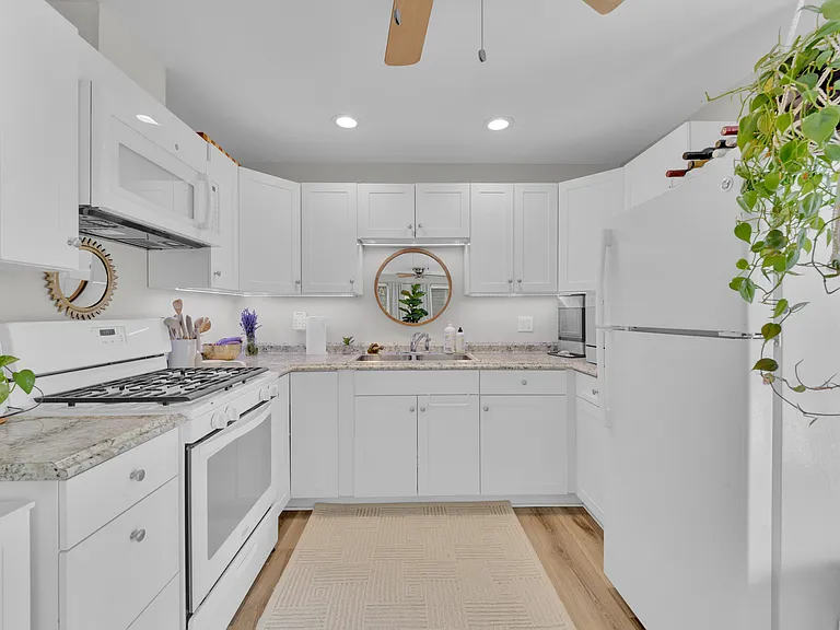 1547 Galveston St #1547 — Photo 7