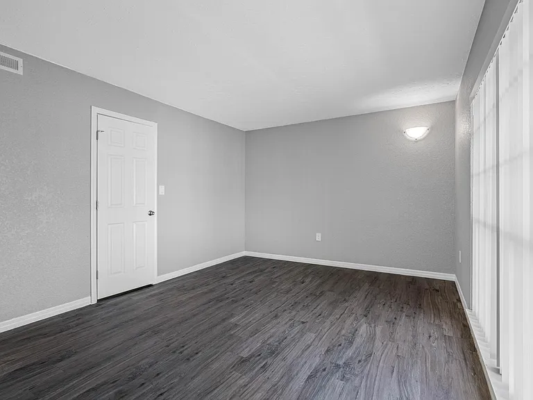 Montierra Apartments — Photo 16