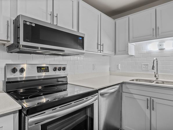 University Apartments Chapel Hill | 600 Martin Luther King Jr Blvd, Chapel Hill, NC