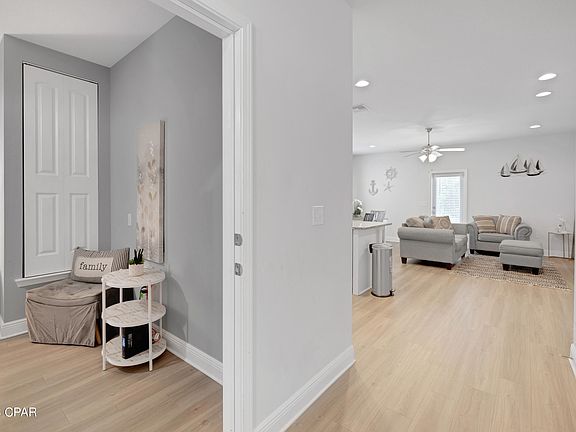 4th image of 1877 Pointe Dr