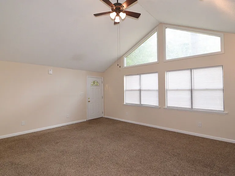 4154 Arlington Rd — Photo 3