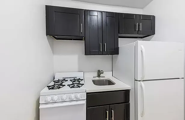 Rented by REAL New York | media 24