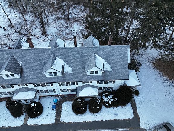 4th image of 19 Grove St #21