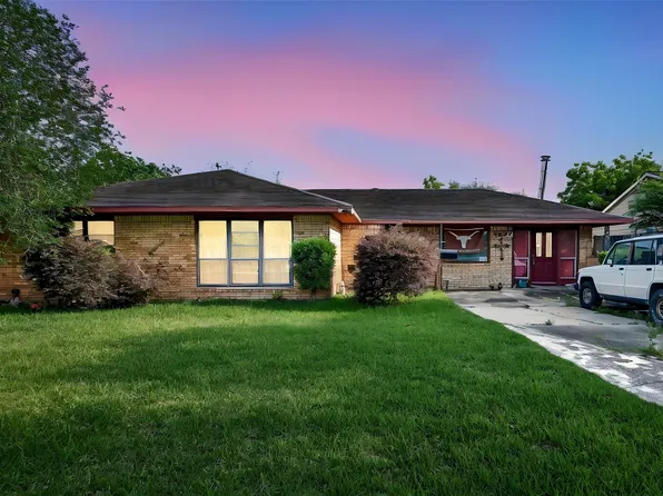 5927 Clarewood Dr, Houston, TX 77081