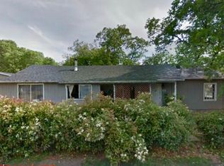 77 Kee Ln, Shady Cove, OR