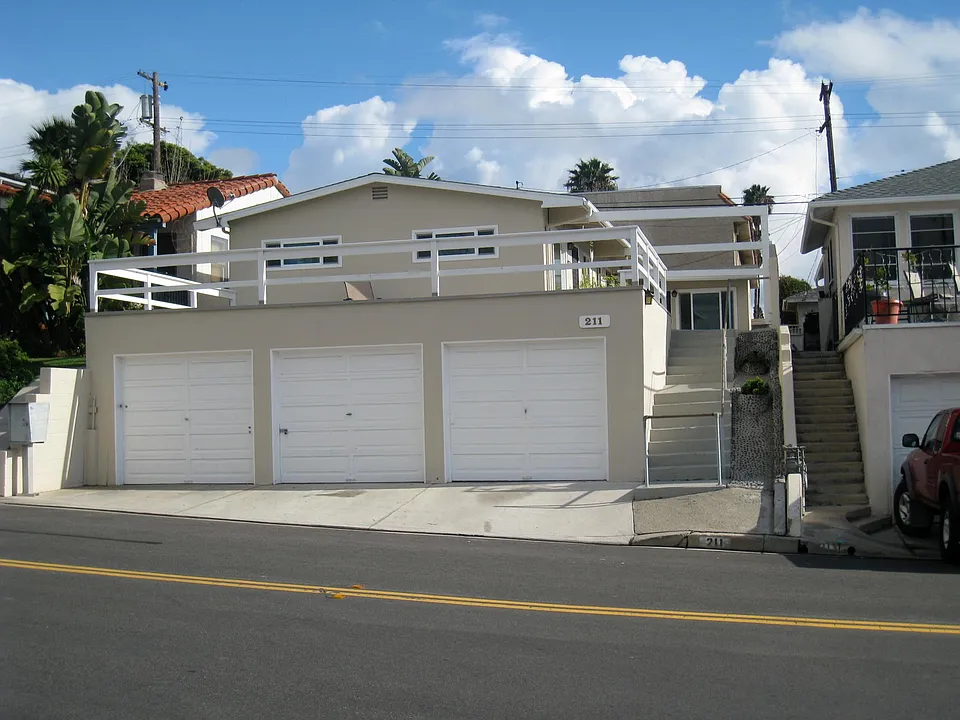 211 Avenida Granada #4