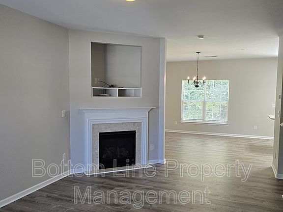 4th image of 8630 Carolina Lily Ln