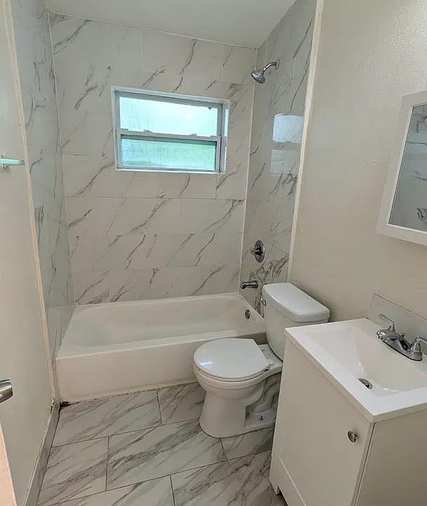 1524 NW 18th Ct