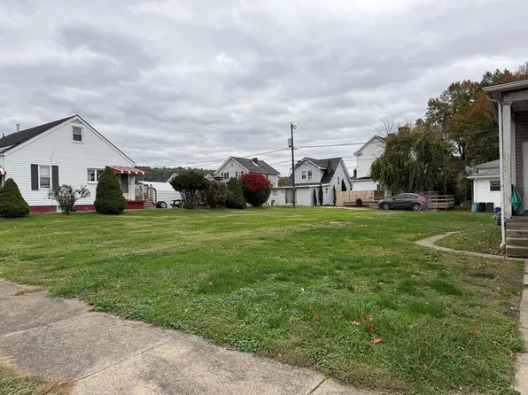 1303 9th Street, Moundsville, WV 26041