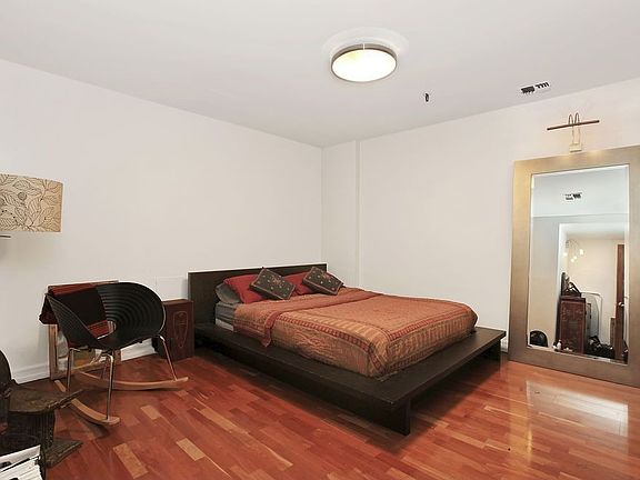 5th image of 375 Lincoln Pl APT 1I