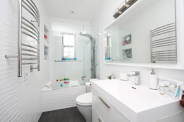 Sold by Keystone Realty USA Corp | media 13