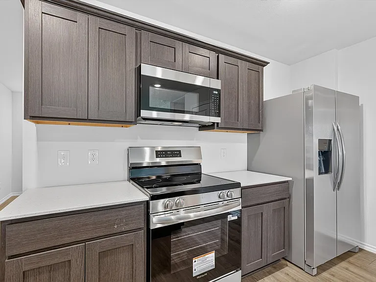 1128 Northfield Dr — Photo 10