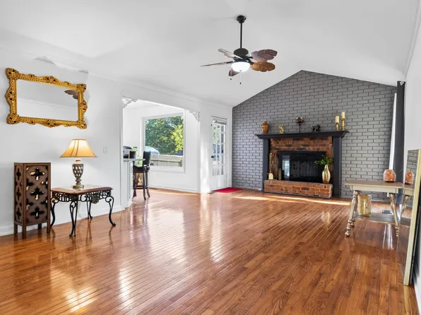 148 Allen Dr, Hendersonville, TN 37075