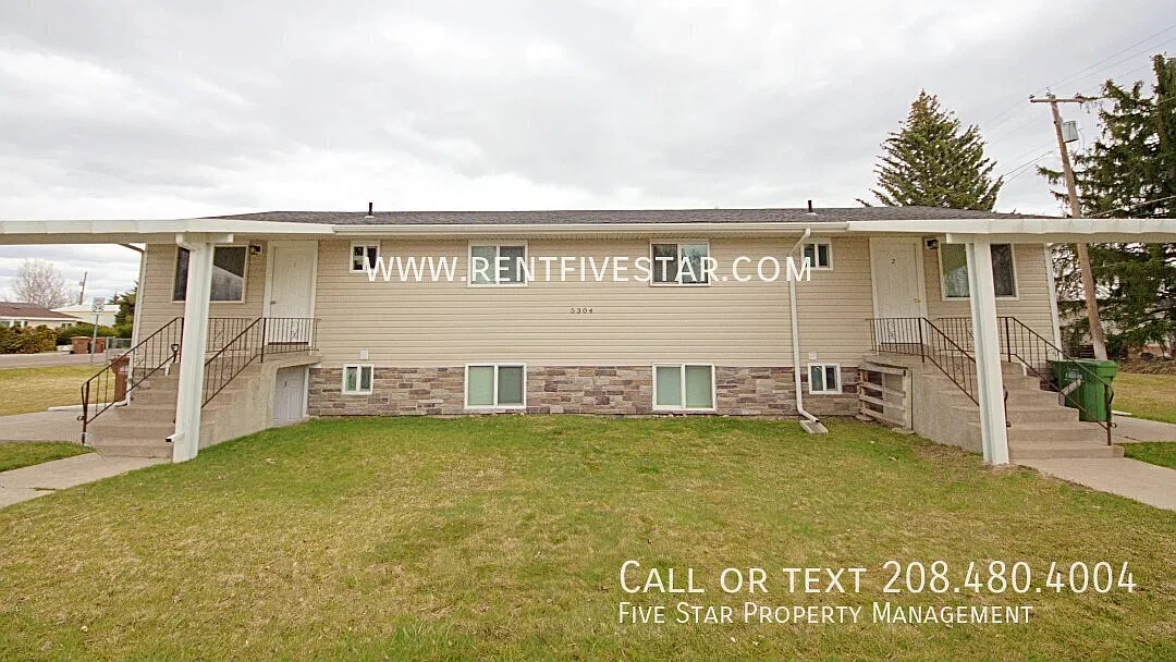 Charming Upstairs Apartment in Chubbuck! This 2 Bed 1 Bath upstairs apartment features off-street... — Photo 1