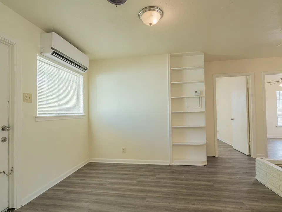 131 Brettonwood Dr