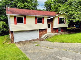 7601 Patrick Rd, Ashland, KY 41102