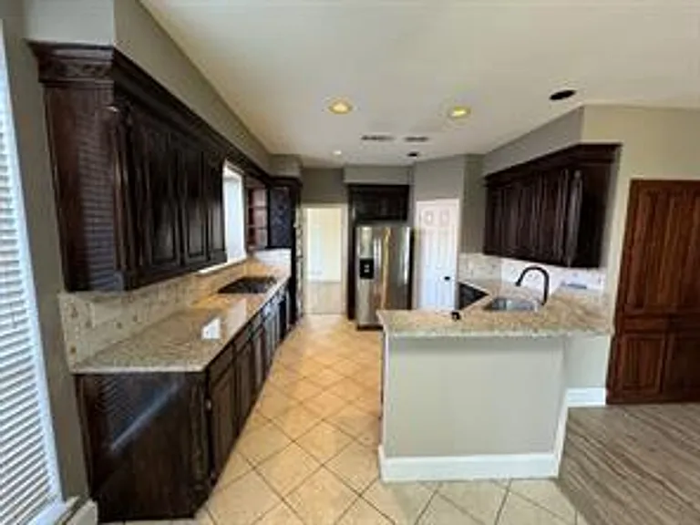 1100 Hunters Creek Dr — Photo 14