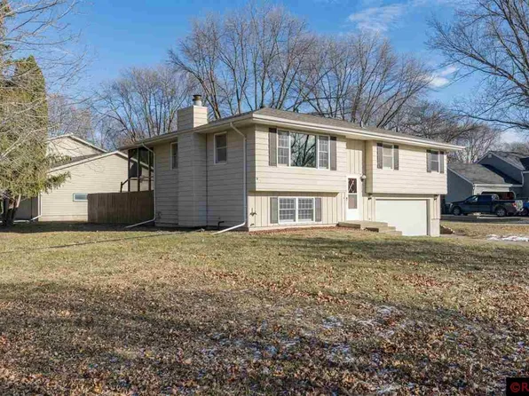 214 Candi Ct, North Mankato, MN 56003