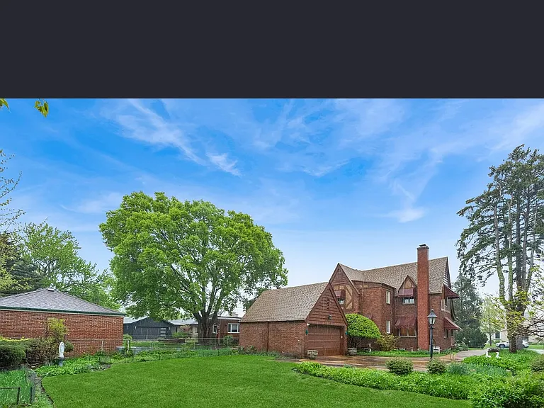 1422 Franklin Ave — Photo 23