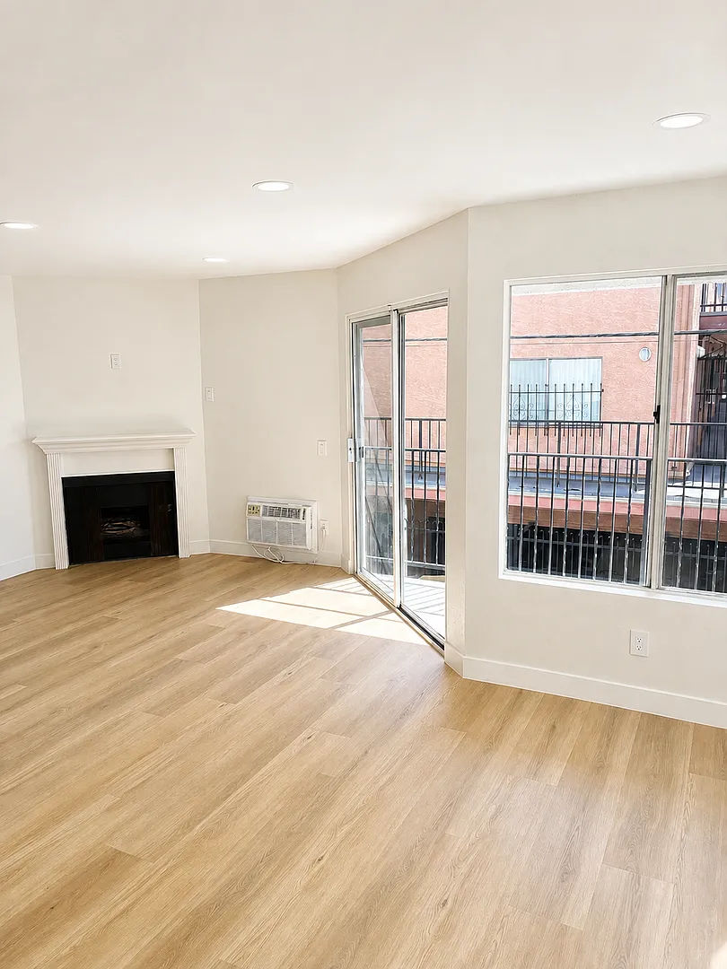 1352 Molino Ave. — Photo 3