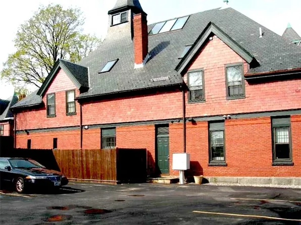 8 Slocum St, Providence, RI 02909
