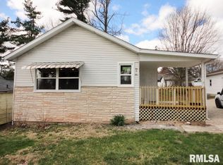 1005 S Cherokee St, Taylorville, IL 62568