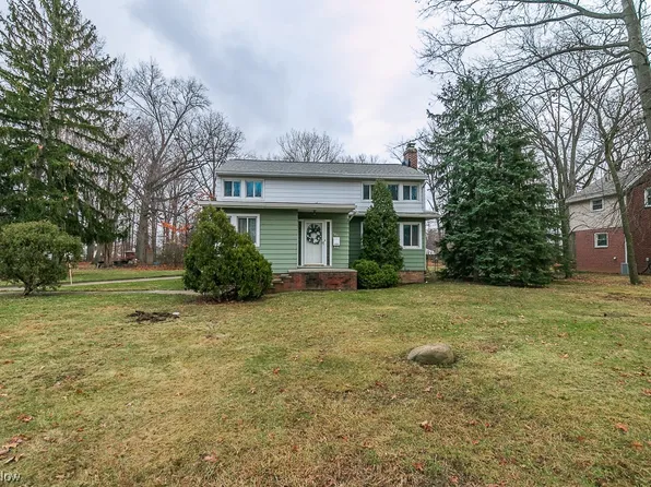 765 E 305th St, Willowick, OH 44095